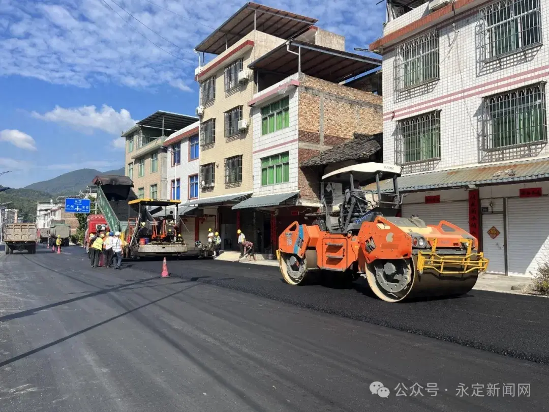 永定：平和界至岐岭龙湖村路段公路提升工程加速推进  