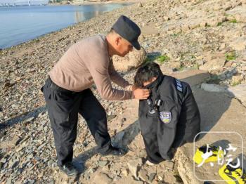 女子失意欲轻生  民警暖心解心结